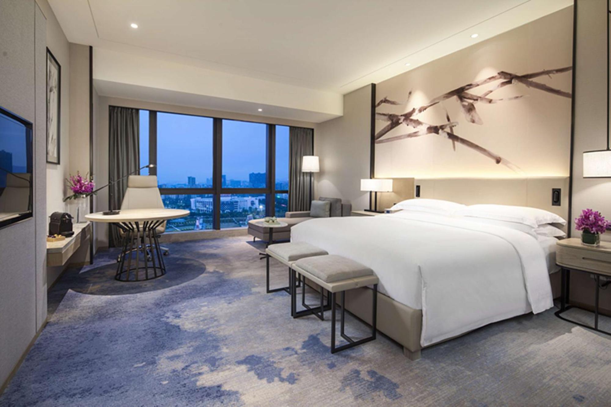 Doubletree By Hilton Hotel Shenzhen Longhua, Near Huawei, Foxcnn, Shenzhen North Railway, Uniwalk & Uniworld Shopping Mall, Sam'S Club Exterior foto
