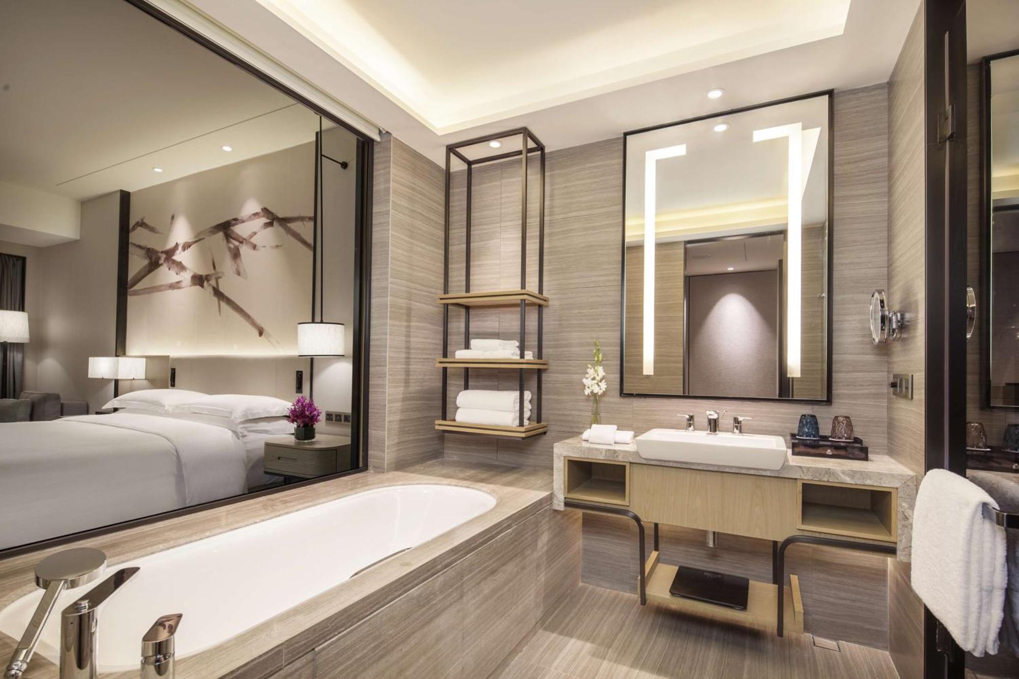 Doubletree By Hilton Hotel Shenzhen Longhua, Near Huawei, Foxcnn, Shenzhen North Railway, Uniwalk & Uniworld Shopping Mall, Sam'S Club Exterior foto